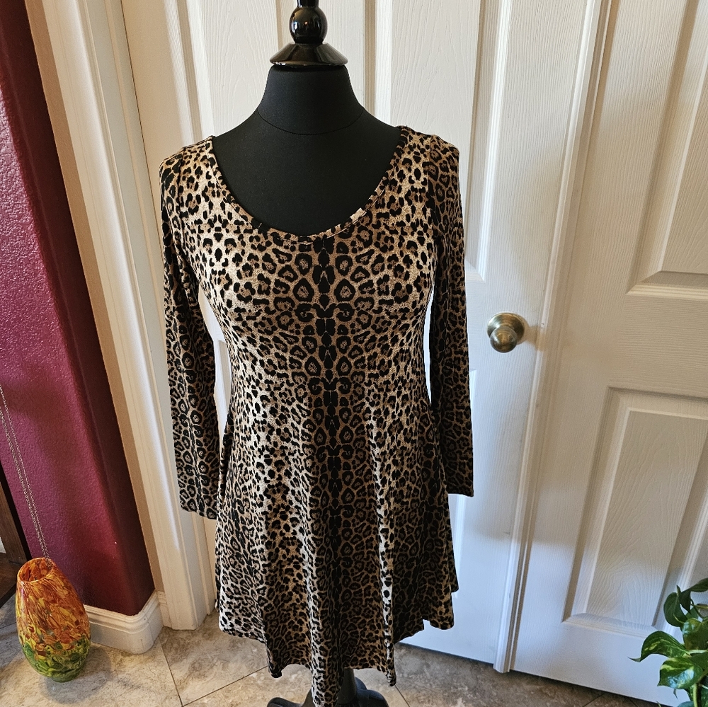Dearcase XS leopard dress.